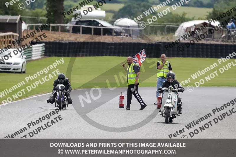 Vintage motorcycle club;eventdigitalimages;mallory park;mallory park trackday photographs;no limits trackdays;peter wileman photography;trackday digital images;trackday photos;vmcc festival 1000 bikes photographs